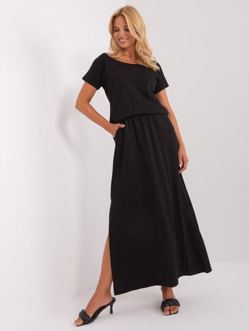 Black casual maxi dress with a slit.
